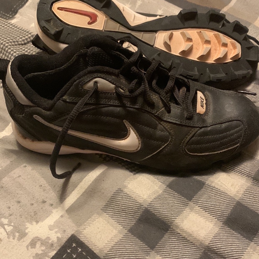 Womens Nike softball cleats like new condition